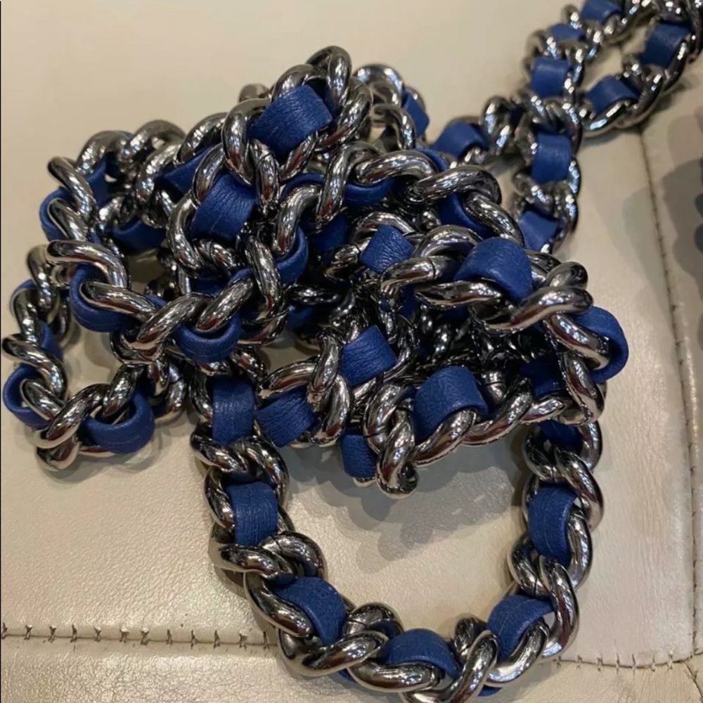 ‼️SOLD‼️Chain Around Blue Quilted SHW - Picture 10 of 15